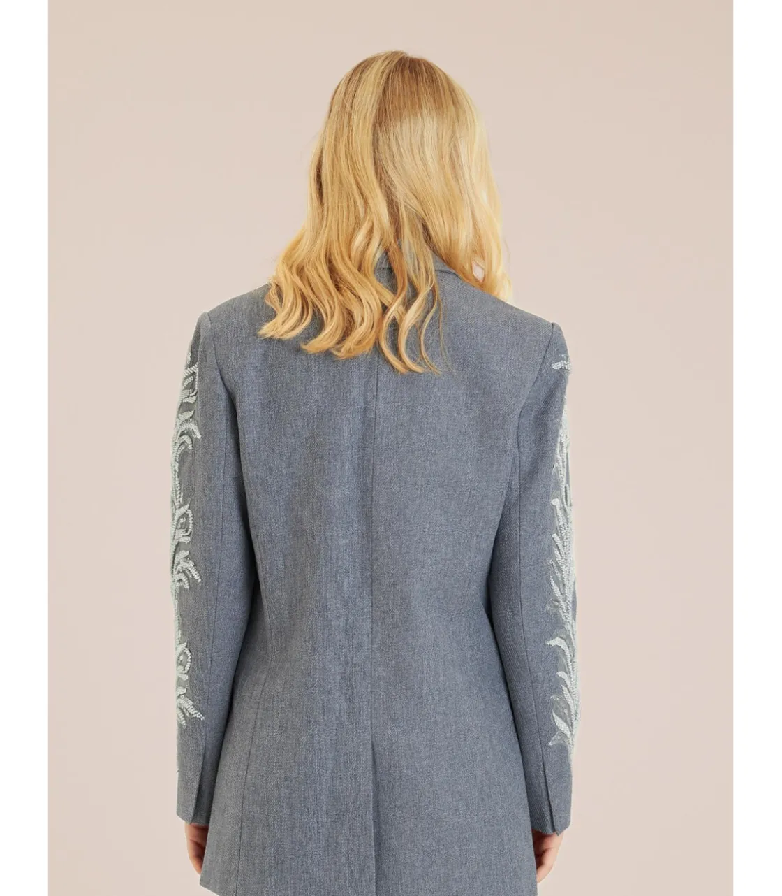 Alma en Pena Chaquetas|BLAZER MANGAS BORDADAS